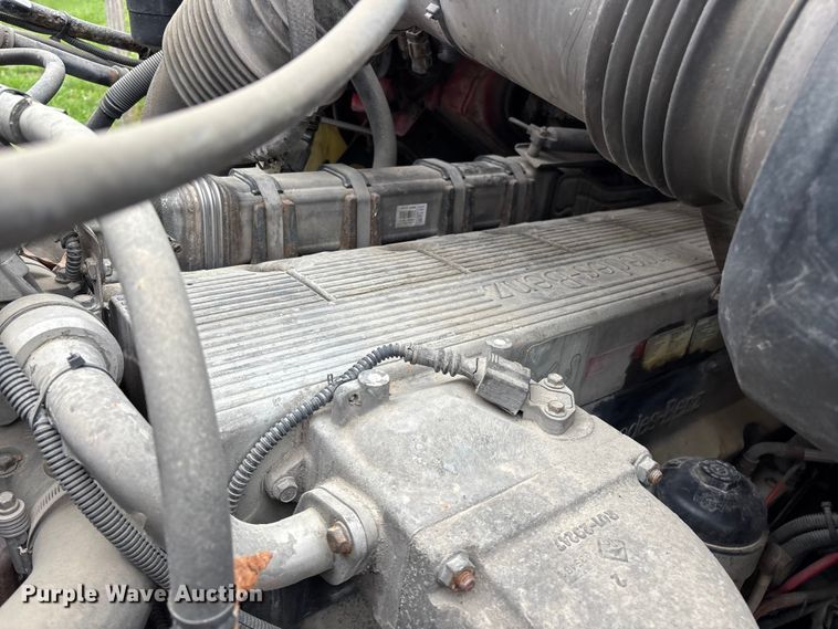 image for item FG0390 2005 Sterling A9500 semi truck