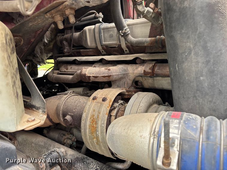image for item FG0390 2005 Sterling A9500 semi truck