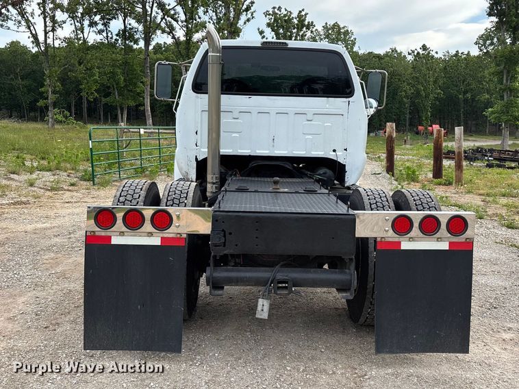 image for item FG0392 2004 Ford F650 Super Duty truck cab and chassis