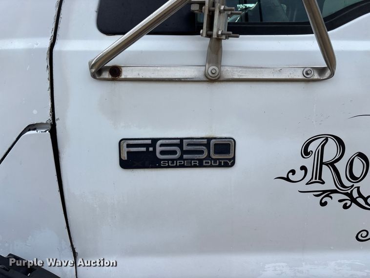 image for item FG0392 2004 Ford F650 Super Duty truck cab and chassis
