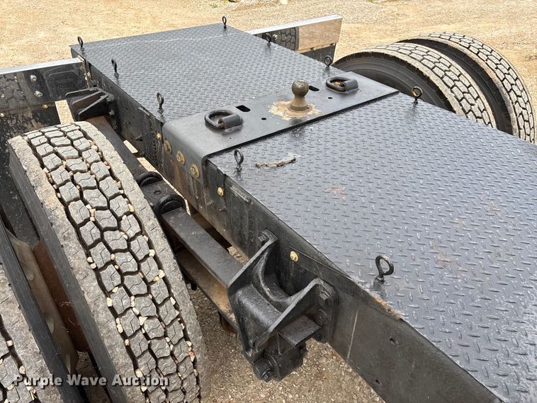 image for item FG0392 2004 Ford F650 Super Duty truck cab and chassis