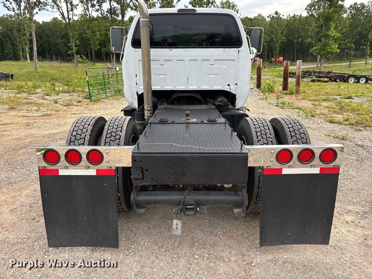image for item FG0392 2004 Ford F650 Super Duty truck cab and chassis