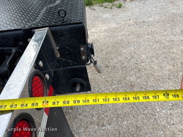image for item FG0392 2004 Ford F650 Super Duty truck cab and chassis