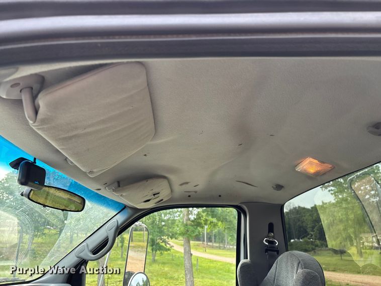 image for item FG0392 2004 Ford F650 Super Duty truck cab and chassis