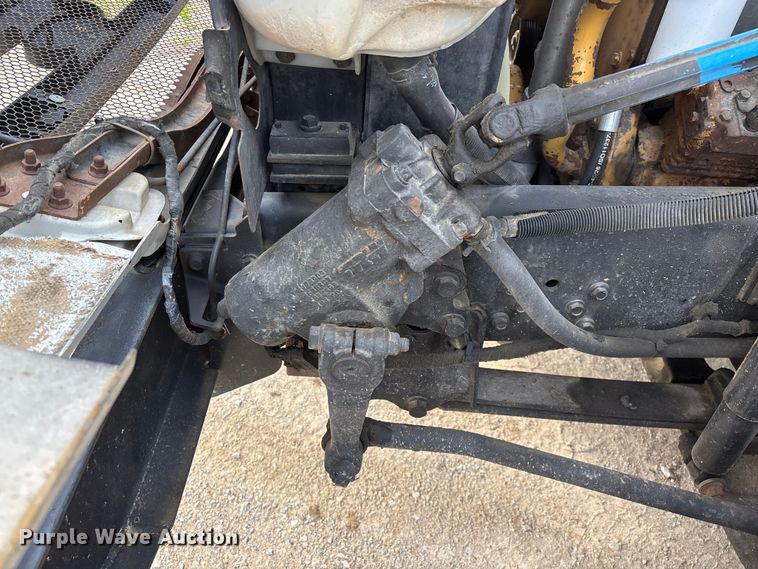image for item FG0392 2004 Ford F650 Super Duty truck cab and chassis