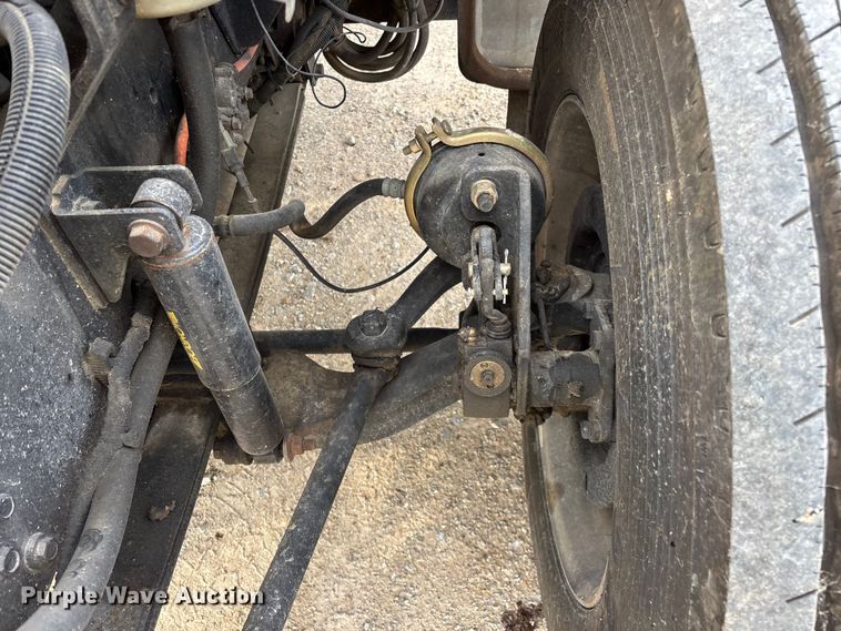 image for item FG0392 2004 Ford F650 Super Duty truck cab and chassis