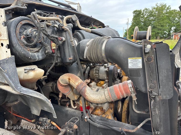 image for item FG0392 2004 Ford F650 Super Duty truck cab and chassis