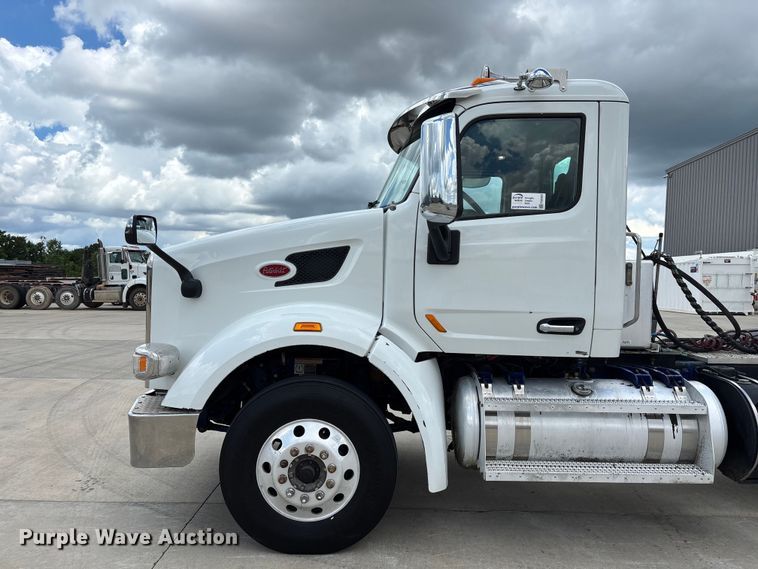 image for item FG0423 2016 Peterbilt 567 semi truck