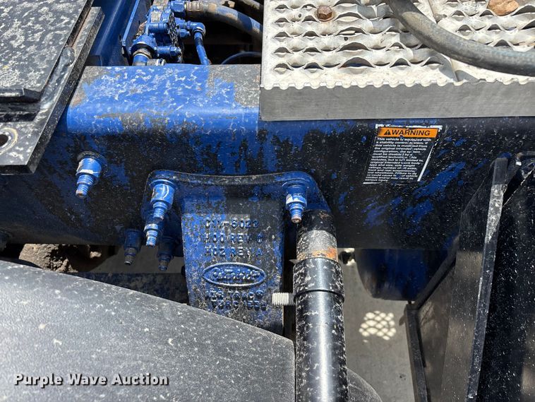 image for item FG0423 2016 Peterbilt 567 semi truck