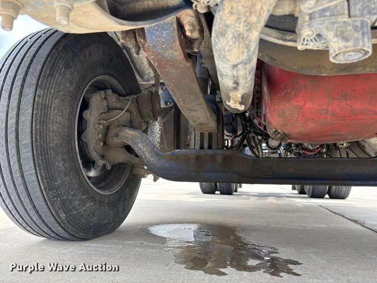 image for item FG0423 2016 Peterbilt 567 semi truck