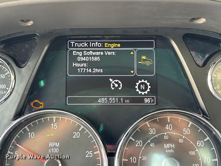 image for item FG0423 2016 Peterbilt 567 semi truck