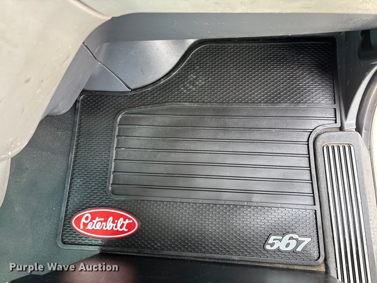 image for item FG0423 2016 Peterbilt 567 semi truck