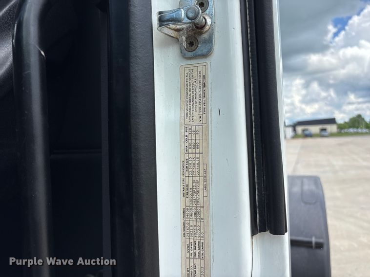image for item FG0423 2016 Peterbilt 567 semi truck