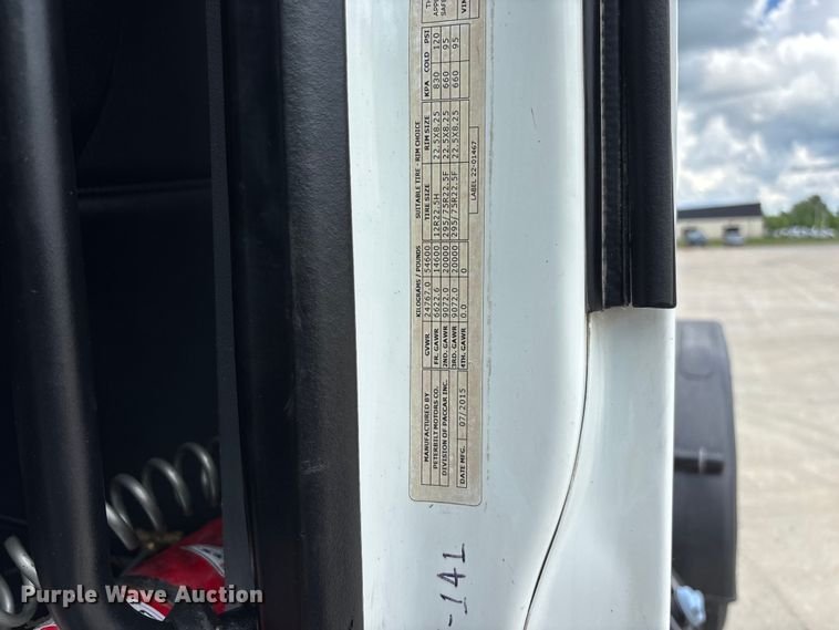image for item FG0423 2016 Peterbilt 567 semi truck