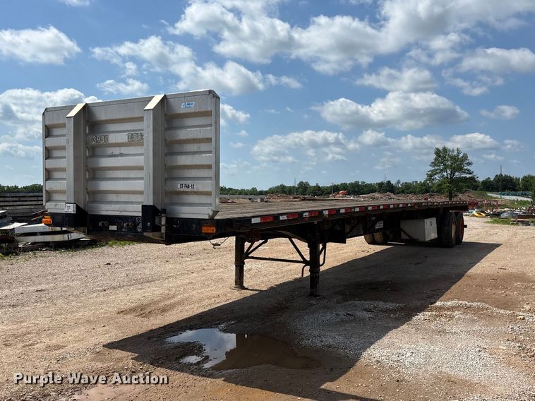 image for item FG0424 2007 Transcraft TL-2000 Normal Duty flatbed truck