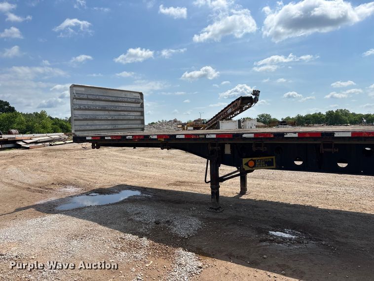 image for item FG0424 2007 Transcraft TL-2000 Normal Duty flatbed truck