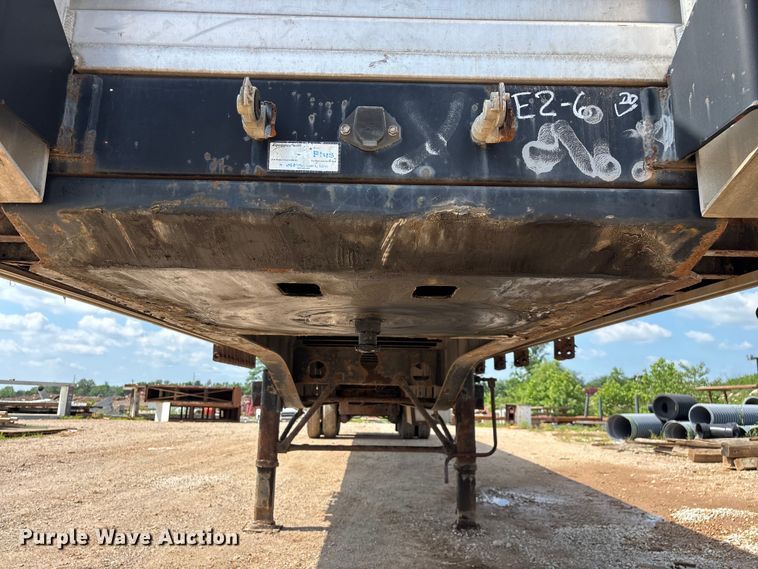 image for item FG0424 2007 Transcraft TL-2000 Normal Duty flatbed truck