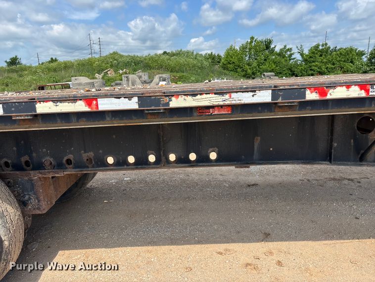 image for item FG0424 2007 Transcraft TL-2000 Normal Duty flatbed truck