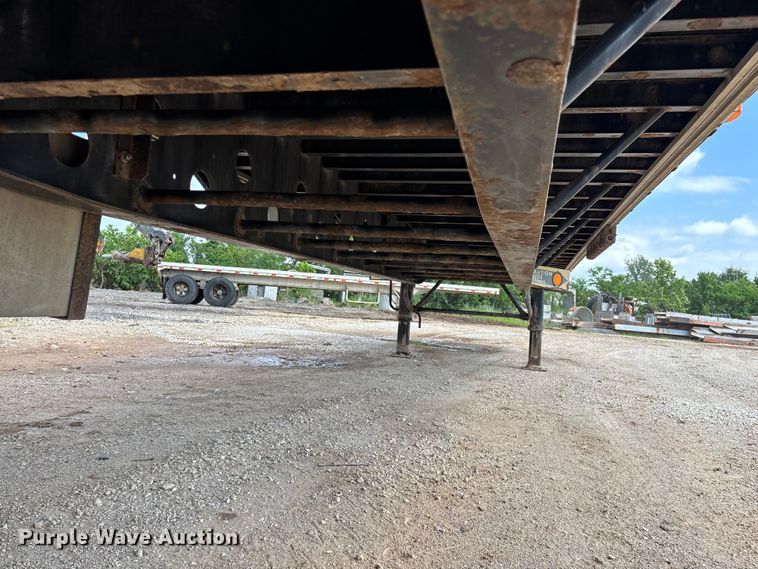 image for item FG0424 2007 Transcraft TL-2000 Normal Duty flatbed truck
