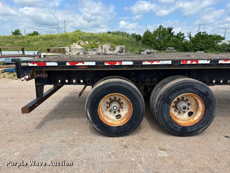 image for item FG0424 2007 Transcraft TL-2000 Normal Duty flatbed truck