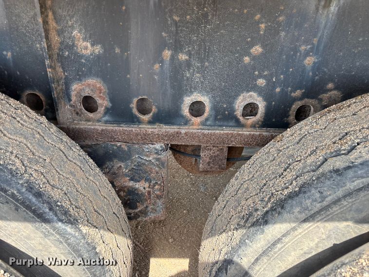 image for item FG0424 2007 Transcraft TL-2000 Normal Duty flatbed truck