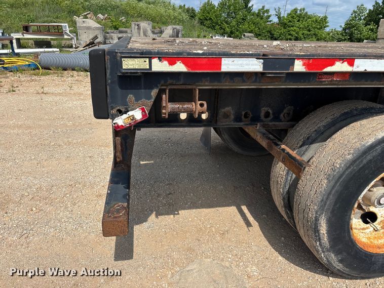 image for item FG0424 2007 Transcraft TL-2000 Normal Duty flatbed truck