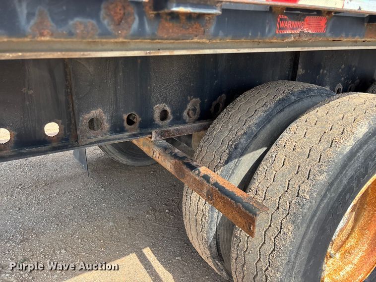 image for item FG0424 2007 Transcraft TL-2000 Normal Duty flatbed truck