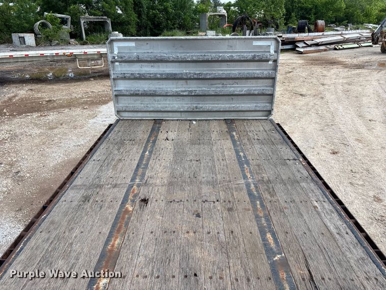 image for item FG0424 2007 Transcraft TL-2000 Normal Duty flatbed truck