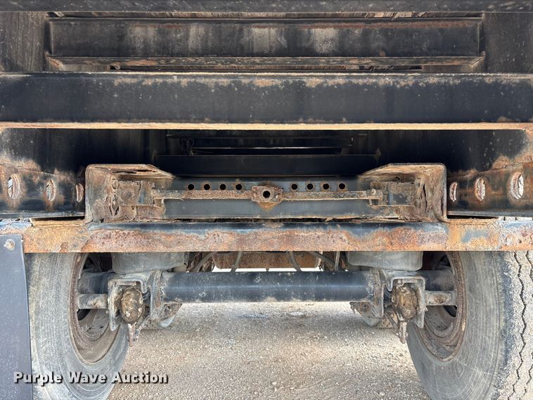 image for item FG0424 2007 Transcraft TL-2000 Normal Duty flatbed truck