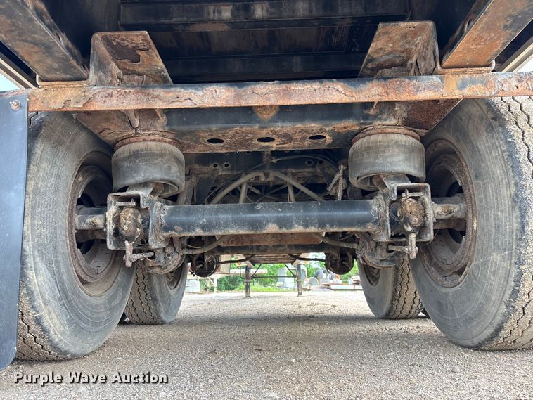 image for item FG0424 2007 Transcraft TL-2000 Normal Duty flatbed truck