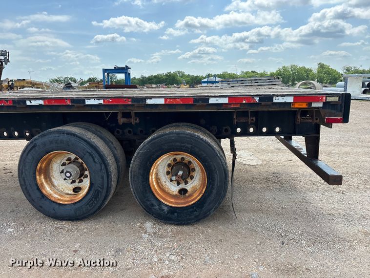 image for item FG0424 2007 Transcraft TL-2000 Normal Duty flatbed truck
