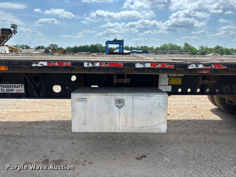 image for item FG0424 2007 Transcraft TL-2000 Normal Duty flatbed truck