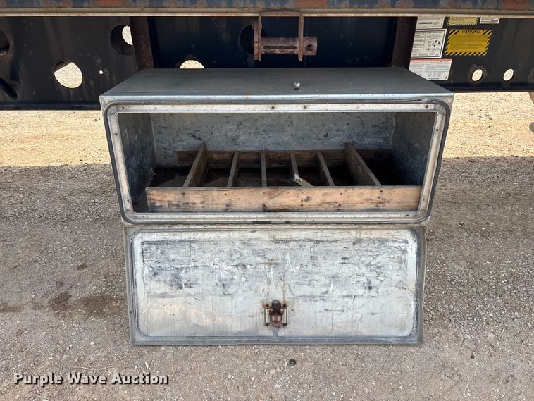 image for item FG0424 2007 Transcraft TL-2000 Normal Duty flatbed truck