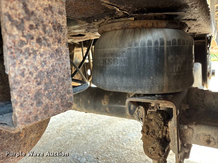 image for item FG0424 2007 Transcraft TL-2000 Normal Duty flatbed truck