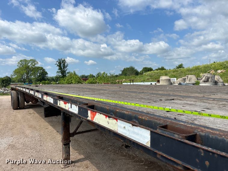 image for item FG0424 2007 Transcraft TL-2000 Normal Duty flatbed truck