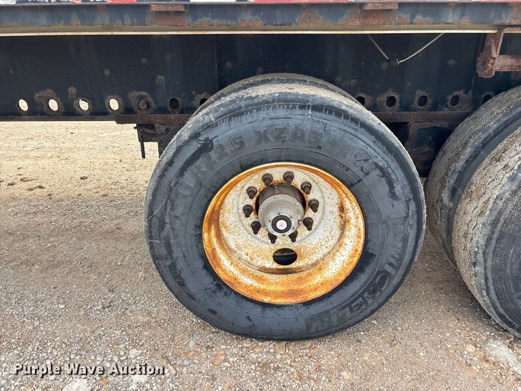 image for item FG0424 2007 Transcraft TL-2000 Normal Duty flatbed truck