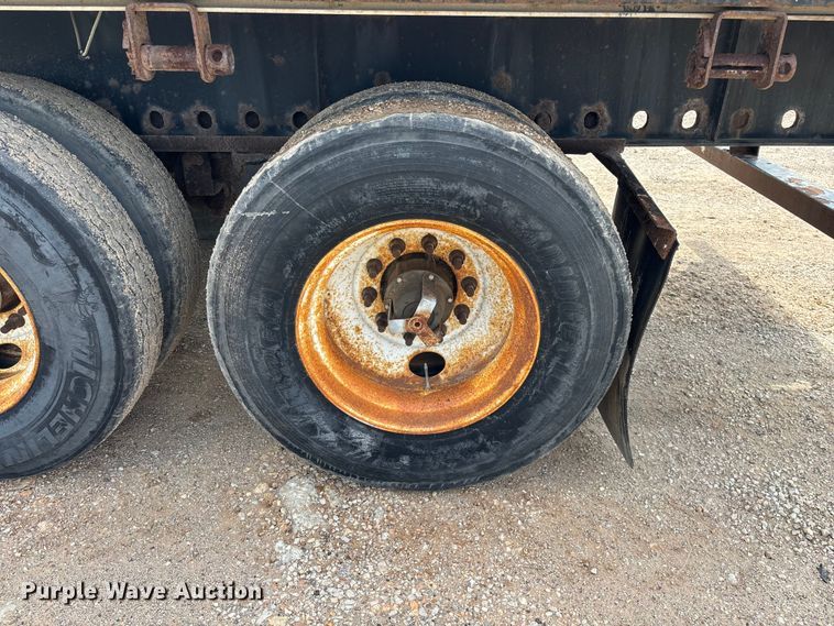 image for item FG0424 2007 Transcraft TL-2000 Normal Duty flatbed truck