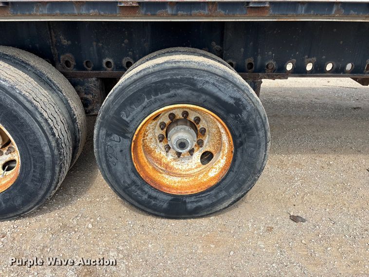 image for item FG0424 2007 Transcraft TL-2000 Normal Duty flatbed truck