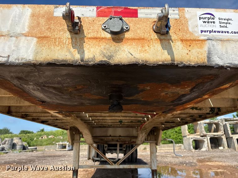 image for item FG0425 1994 Fontaine flatbed trailer