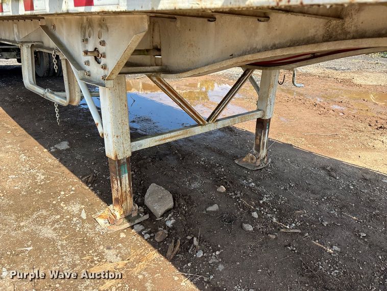 image for item FG0425 1994 Fontaine flatbed trailer