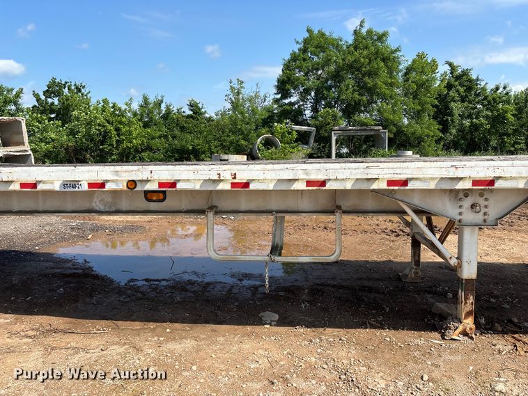 image for item FG0425 1994 Fontaine flatbed trailer