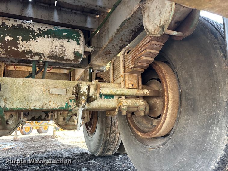 image for item FG0425 1994 Fontaine flatbed trailer
