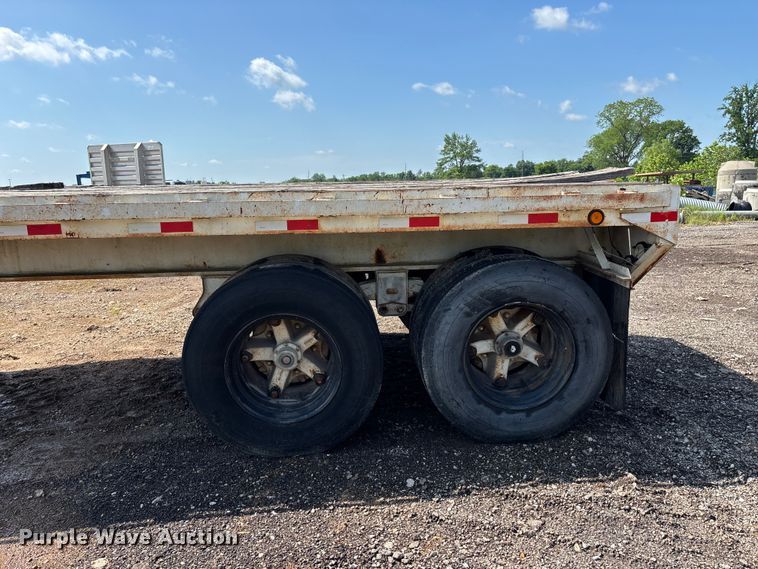 image for item FG0425 1994 Fontaine flatbed trailer