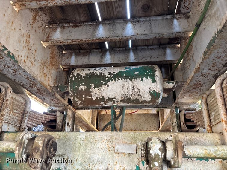 image for item FG0425 1994 Fontaine flatbed trailer