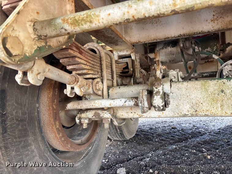 image for item FG0425 1994 Fontaine flatbed trailer