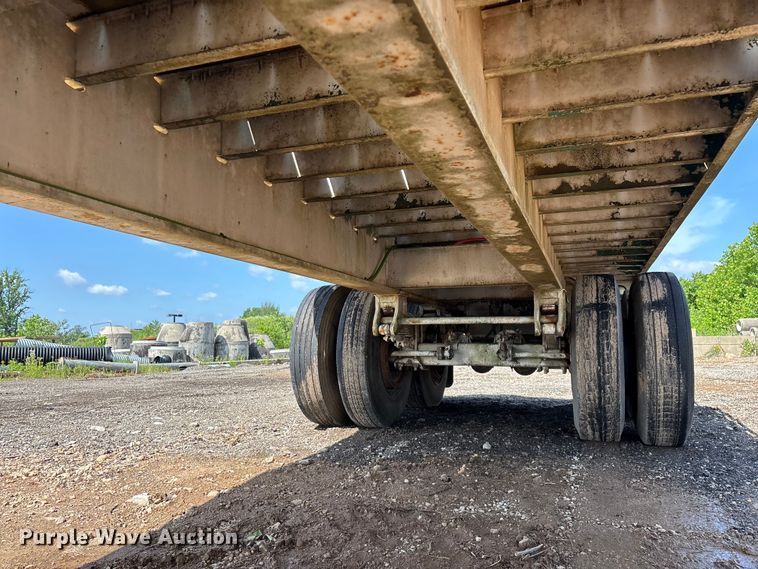 image for item FG0425 1994 Fontaine flatbed trailer