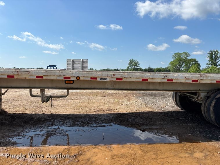 image for item FG0425 1994 Fontaine flatbed trailer