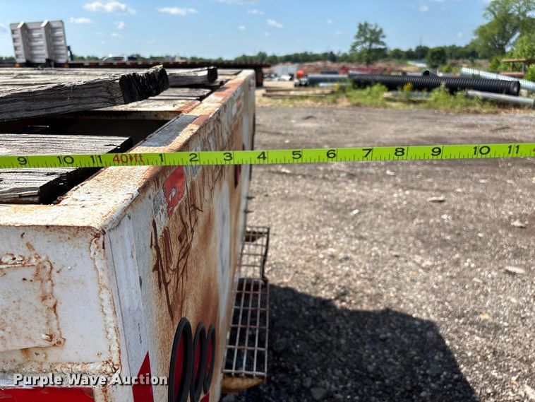 image for item FG0425 1994 Fontaine flatbed trailer