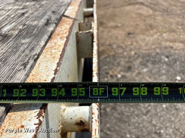 image for item FG0425 1994 Fontaine flatbed trailer