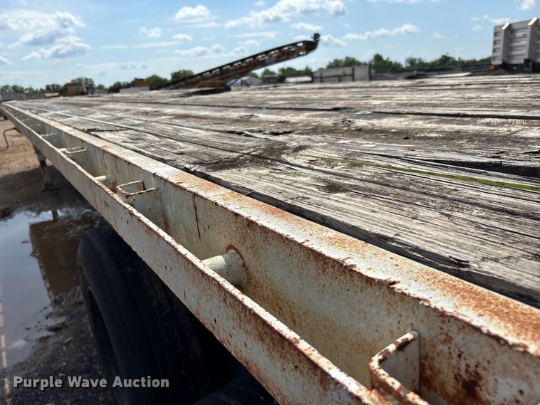 image for item FG0425 1994 Fontaine flatbed trailer